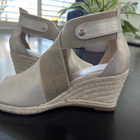 NYDJ Charisma Wedge Espadrilles Women's size 8 - Picture 3 of 16